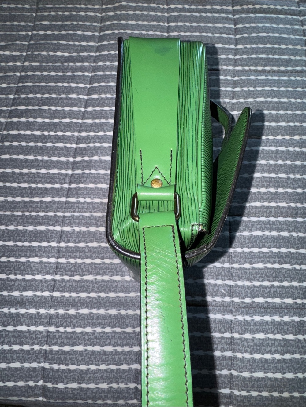 LOUIS VUITTON Epi leather Cartouchiere MM Shoulder Bag Green - Picture 7 of 9